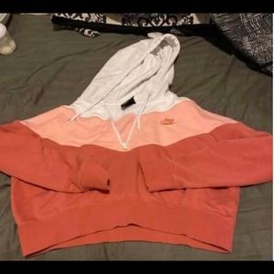 ••Nike crop hoodie••